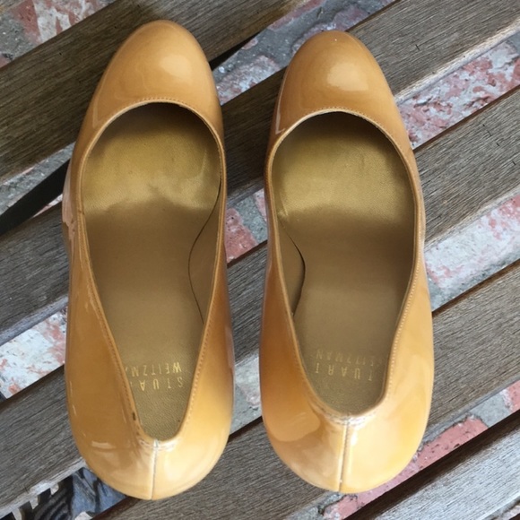 Stuart Weitzman Nude Patent Leather Heels - Picture 2 of 4